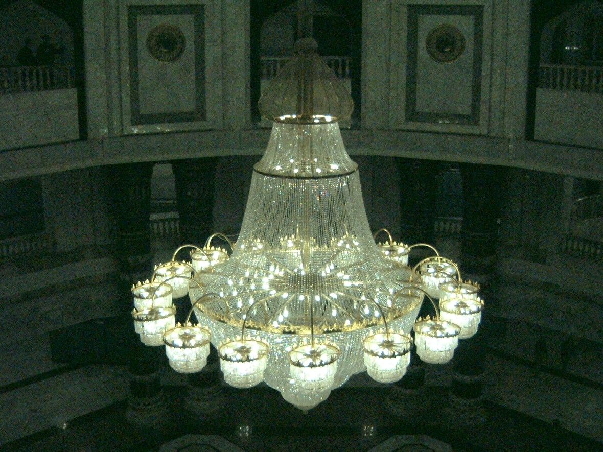 Trip To Baghdad Throughout Massive Chandelier (Photo 7 of 12)