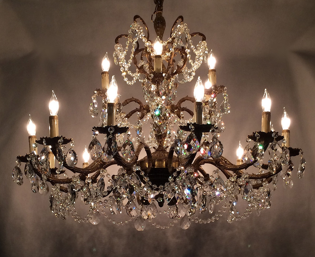 Featured Photo of 12 Ideas of Vintage Brass Chandeliers