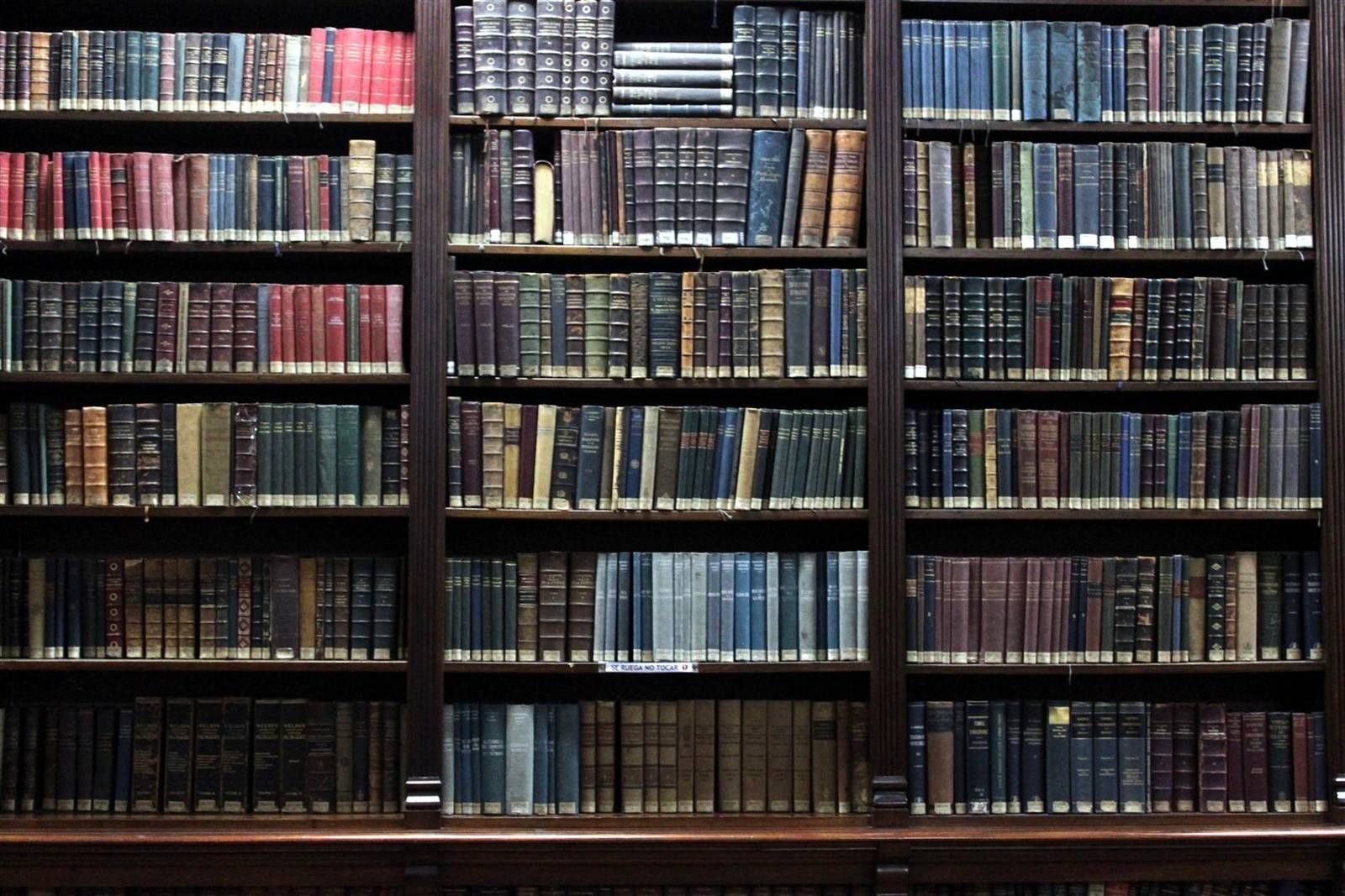 Bookshelf With Regard To Huge Bookshelf (Photo 2 of 15)