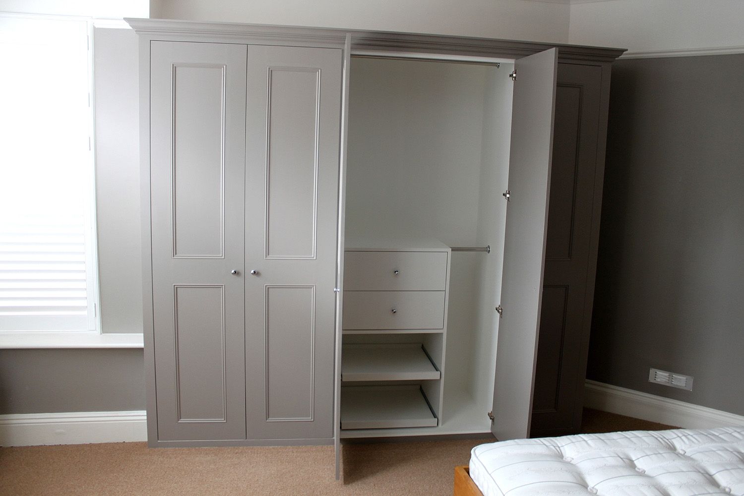 Fitted Sliding Wardrobes Excellent Mirrored Fitted Wardrobes Regarding Solid Wood Fitted Wardrobes (Photo 10 of 15)
