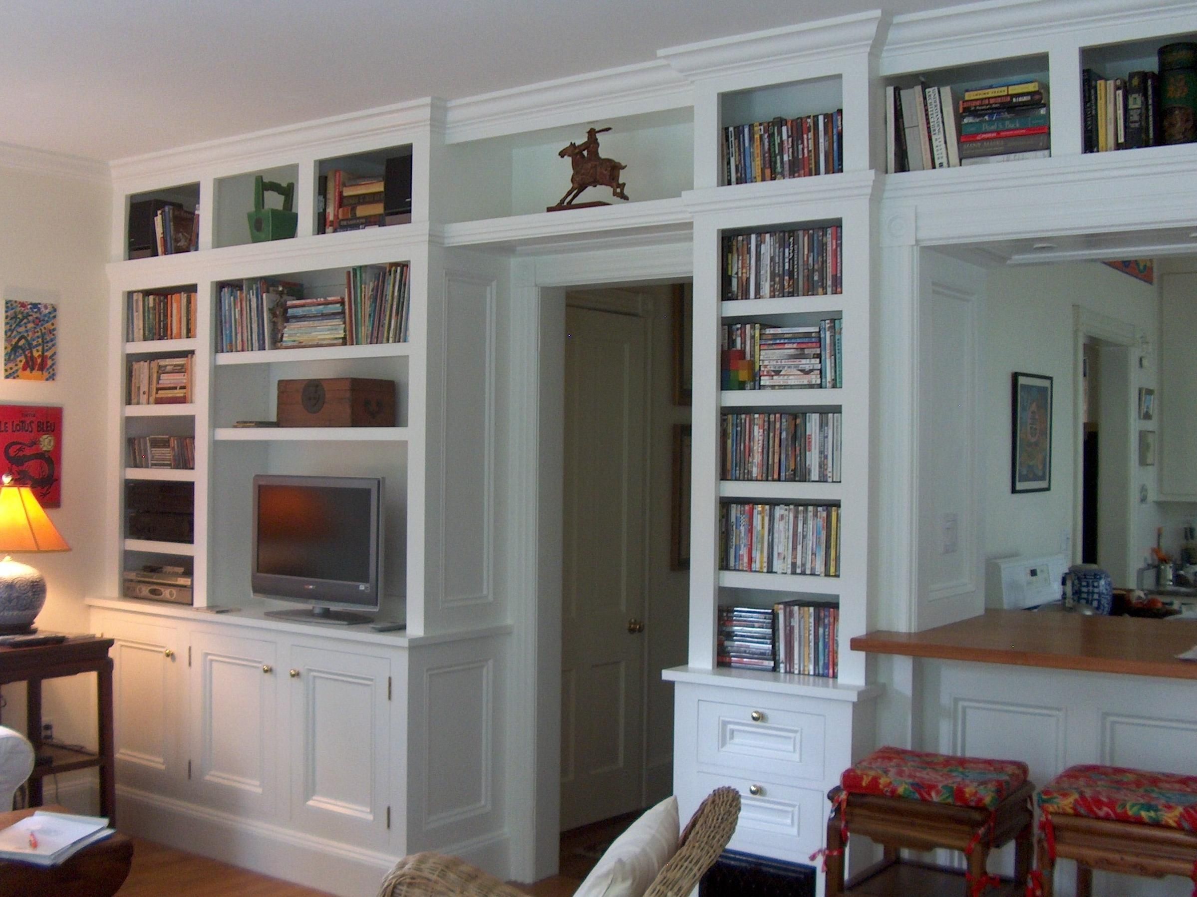 Unique Built In Bookcase Ideas for Small Space
