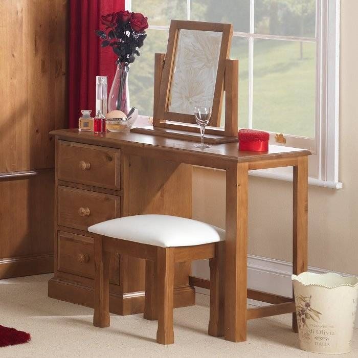Bedroom. Classy Bedroom Dressing Table Set. Dressing Furniture Throughout Small Table Mirrors (Photo 19 of 20)