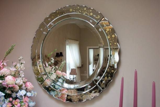 Gold Etched Round Scalloped Venetian Mirror – Casually Elegant Home Inside Round Venetian Mirrors (View 28 of 30)