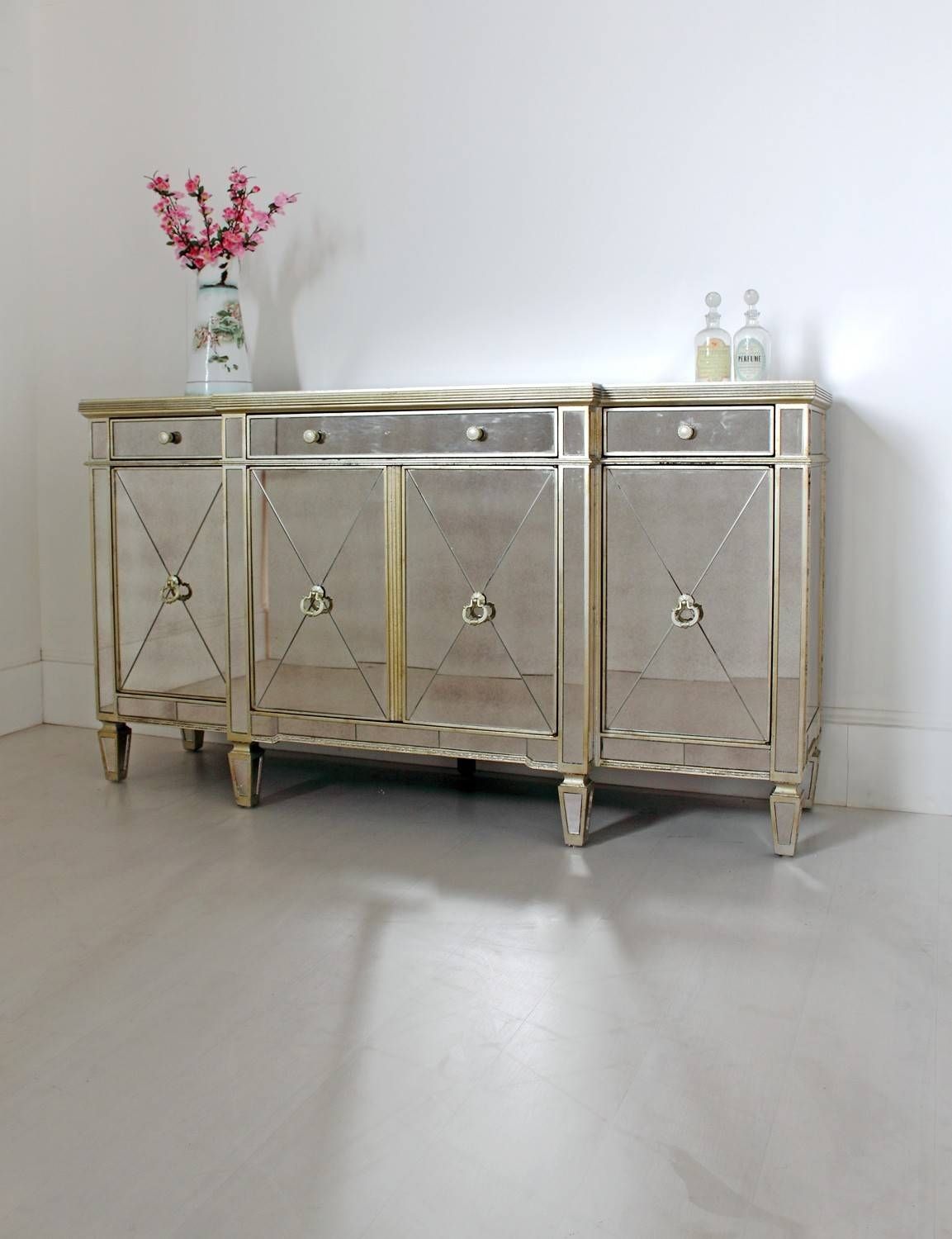 Featured Photo of 2024 Latest Venetian Mirrored Sideboard