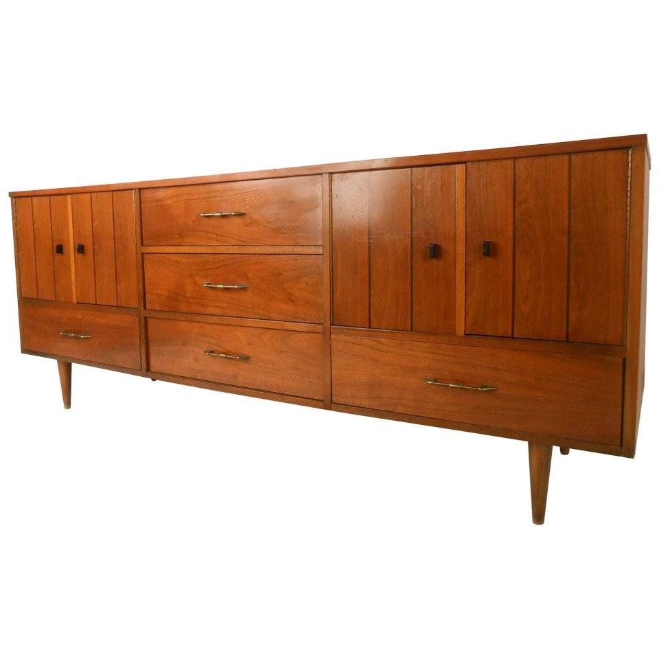 Mid Century Modern Lane Style American Walnut Sideboard For Sale Pertaining To Thin Sideboard (Photo 18 of 20)