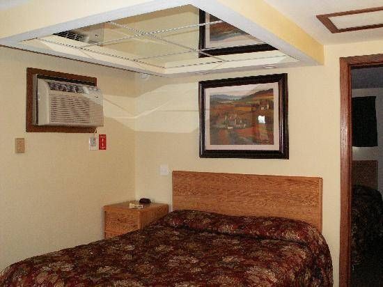 Mirror On The Ceiling, Weird Or Cool? And What's The Purpose Intended For Ceiling Mirrors (Photo 11 of 20)