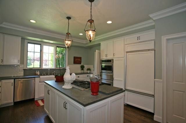 Traditional Kitchen Decorating And Arrangement Idea – New England Throughout Hurricane Pendant Lights (Photo 9 of 15)