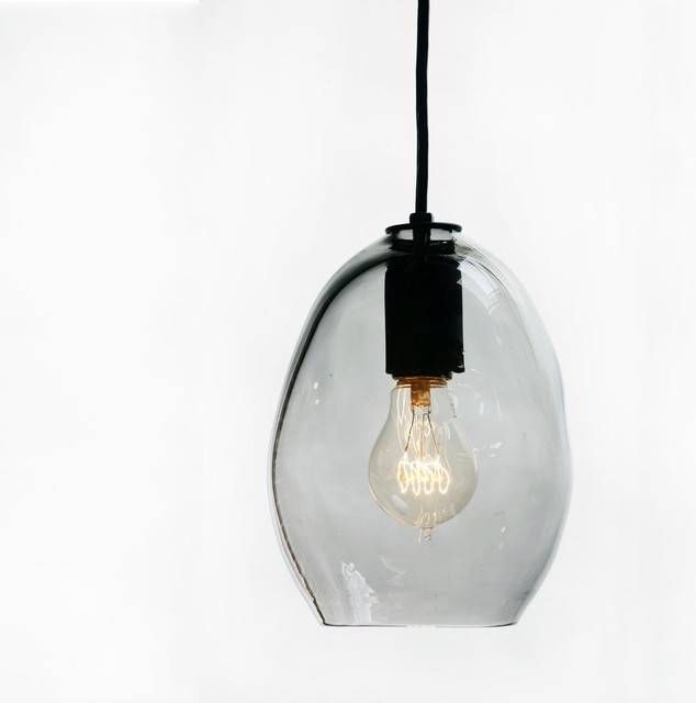 Simple Kitchen With Bubble Shaped Hand Blown Glass Pendants, Clear With Current Bubble Pendants (Photo 15 of 15)