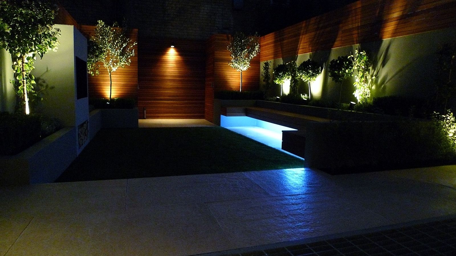 Awesome Modern Landscaping Lights | Backyard Projects | Pinterest Regarding Modern Garden Landscape Lighting (View 7 of 15)