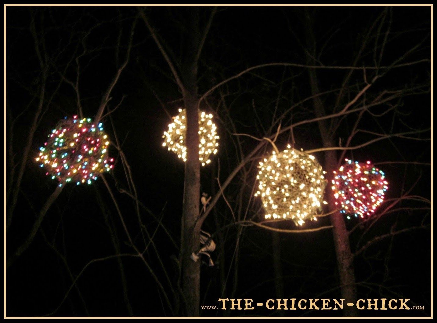 Chicken Wire, Lighted Christmas Balls (View 7 of 15)