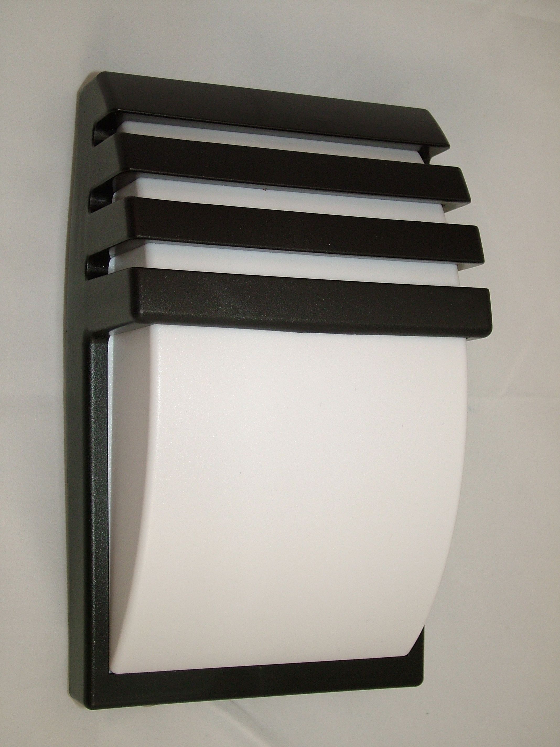 Large Outdoor Modern Wall Mounted Lighting Fixtures With Black In Outdoor Wall Mount Lighting Fixtures (View 8 of 15)