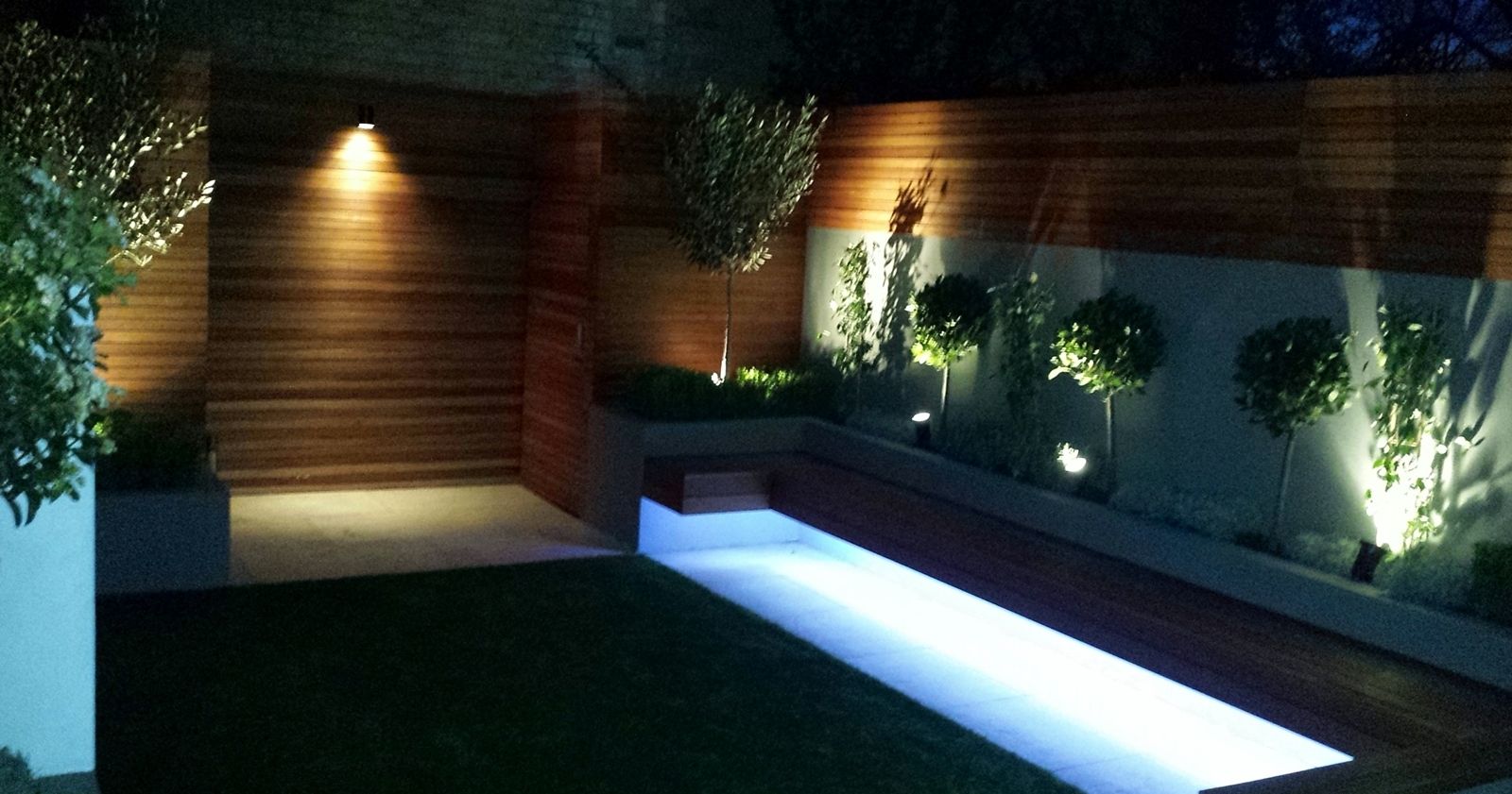 Modern Small Garden Design Clapham Battersea Balham London – London Throughout Contemporary Led Post Lights For Mini Garden (View 8 of 15)