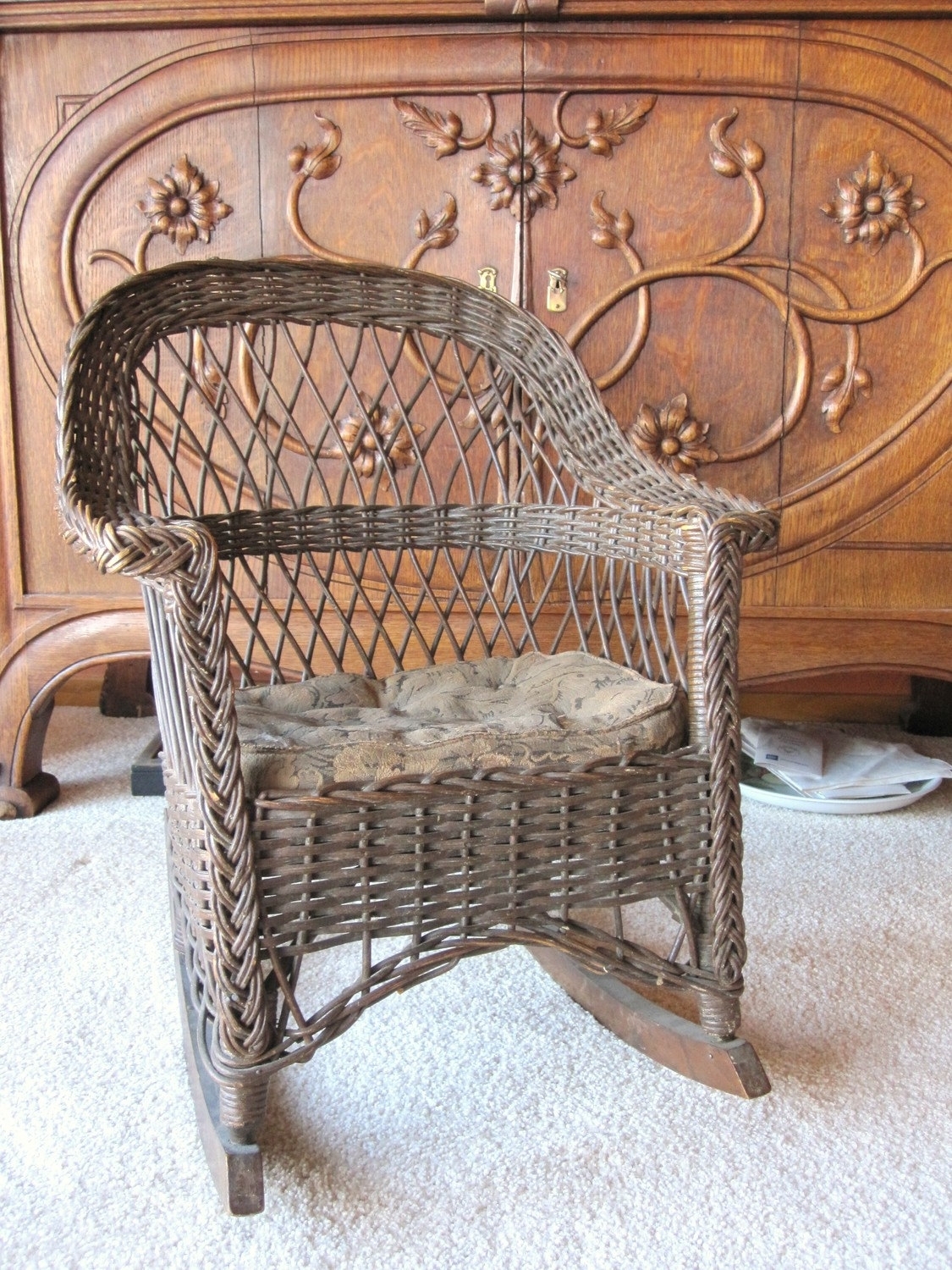 Featured Photo of 15 Best Ideas Antique Wicker Rocking Chairs