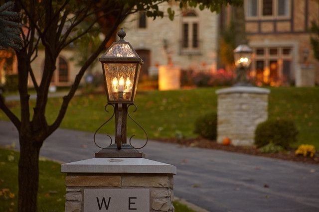 Elegant Driveway Lighting – Traditional – Garden – Milwaukee – Within Elegant Outdoor Lanterns (Photo 2 of 15)