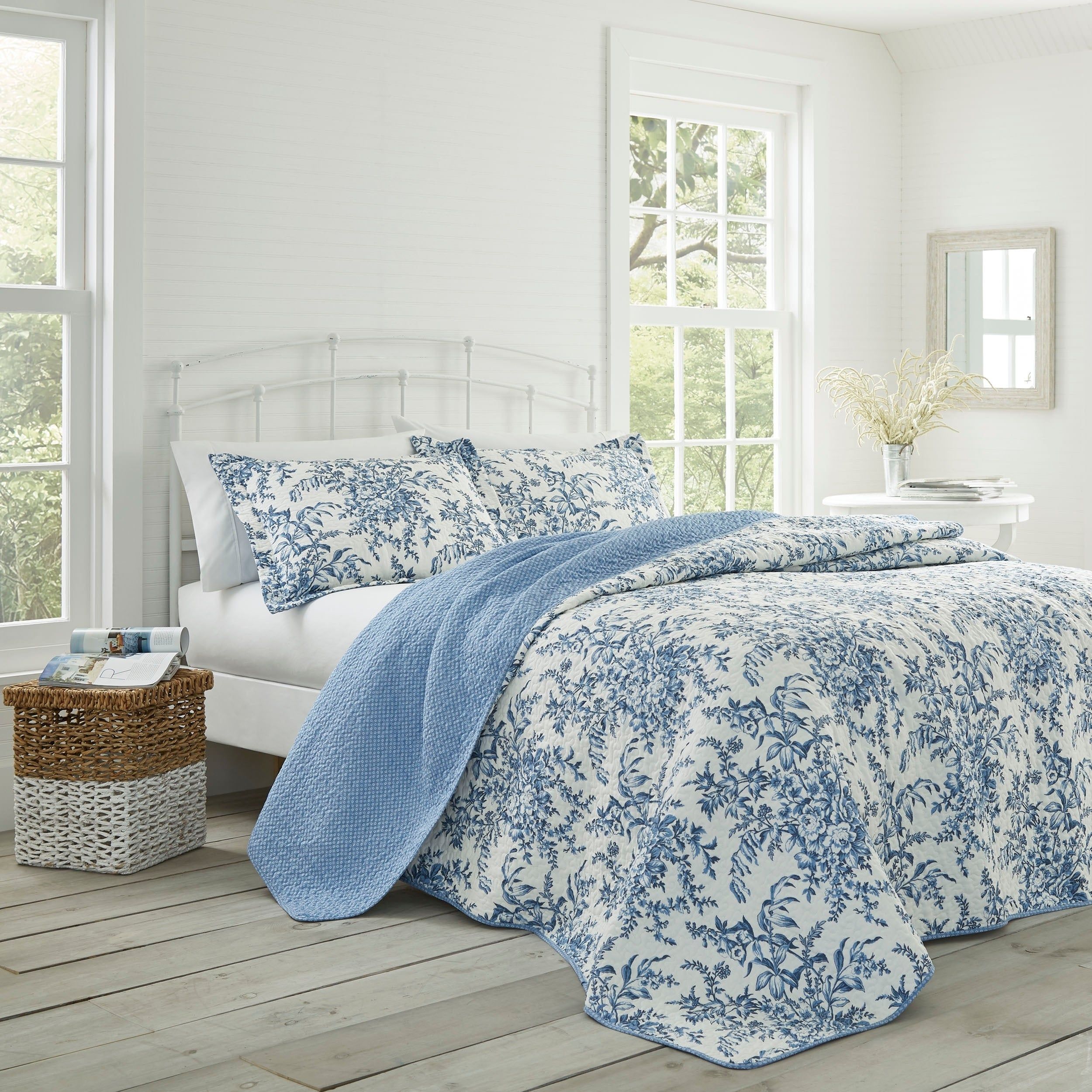 Bedfo 3 Piece Dining Sets Inside Most Up To Date Shop Laura Ashley 3 Piece Bedford Blue Reversible Quilt Set – Free (Photo 19 of 20)