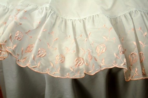 1950s Petticoat Embroidered Tiered Ruffles Fantasy Lingerie Dupont Nylon  Size L In White Ruffled Sheer Petticoat Tier Pairs (Photo 24 of 30)