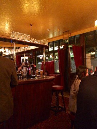 Clyde Round Bar Tables Throughout Recent Lord Clyde, London – Southwark – Restaurant Reviews, Phone (View 19 of 20)