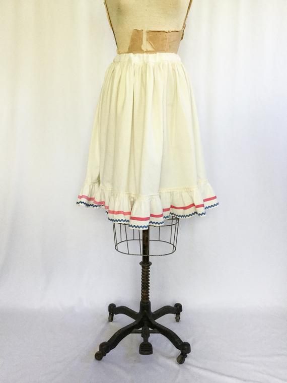 Vintage Edwardian Petticoat | Vintage Edwardian Cotton Ruffled Under Skirt  | 1900's Rickrack Trimmed Cotton Skirt Throughout White Ruffled Sheer Petticoat Tier Pairs (Photo 7 of 30)