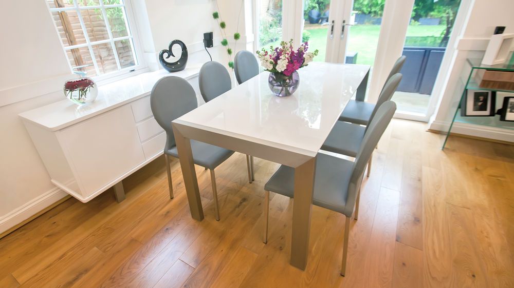 Casa White Gloss And Lilly Extending Dining Set With Regard To Newest 8 Seater Wood Contemporary Dining Tables With Extension Leaf (View 11 of 20)