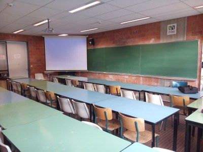 Trendy Mode 72" L Breakroom Tables For Séminaire Ch44 — Université De Namur (View 4 of 20)
