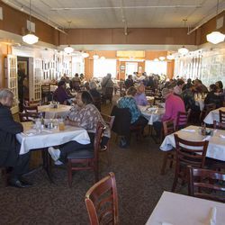 Tudor City 28'' Dining Tables Within Famous Mary Mac's Tea Room, Wednesday At Noon – Eater Atlanta (Photo 17 of 20)