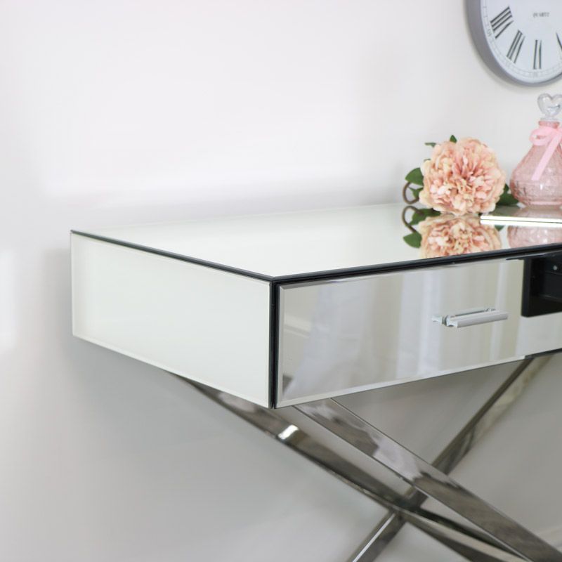 Silver Mirrored Glass & Metal Console Table – Melody Maison® Inside Metallic Silver Console Tables (View 13 of 20)