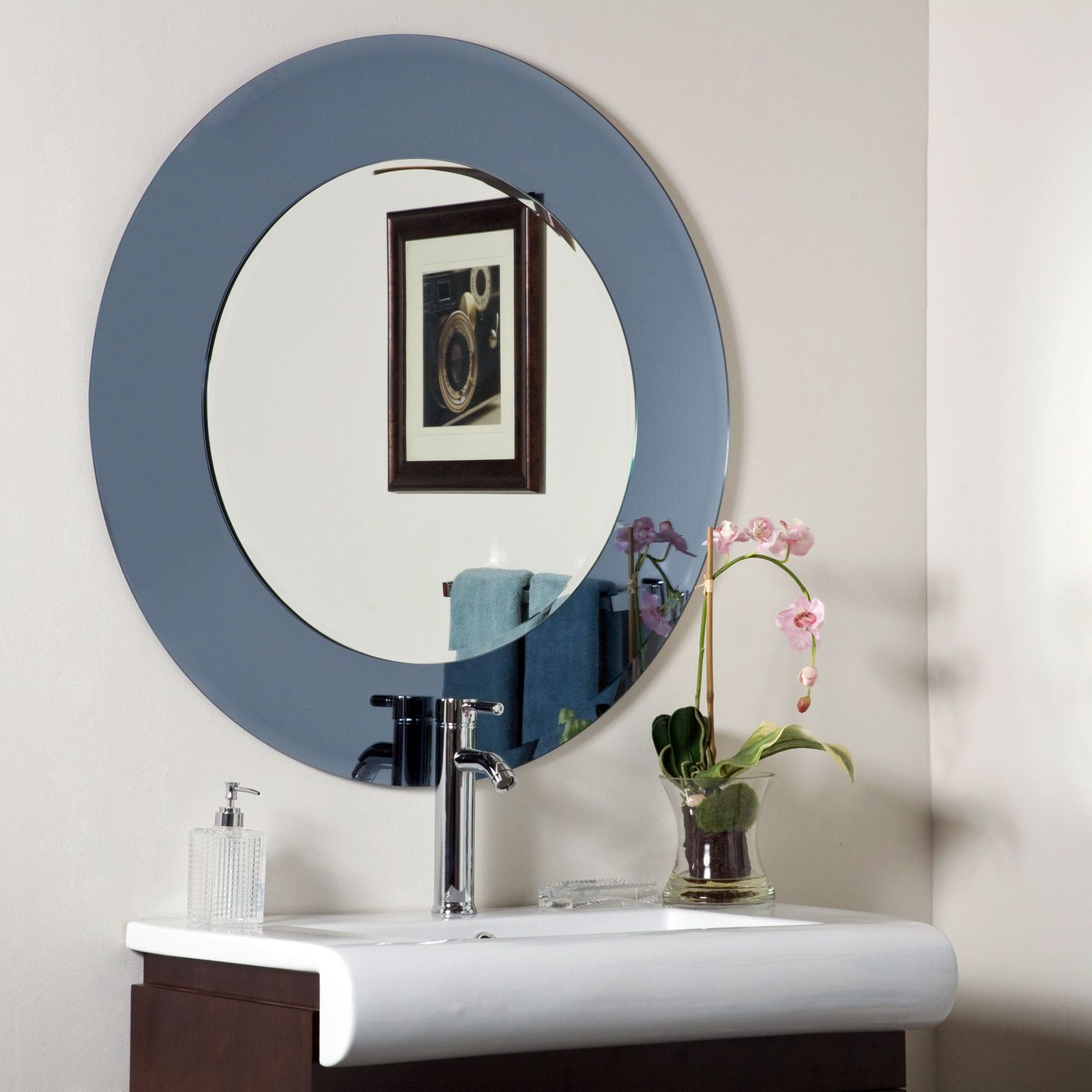 Décor Wonderland Camilla Modern Frameless Bathroom Mirror – 35 Diam (View 5 of 15)