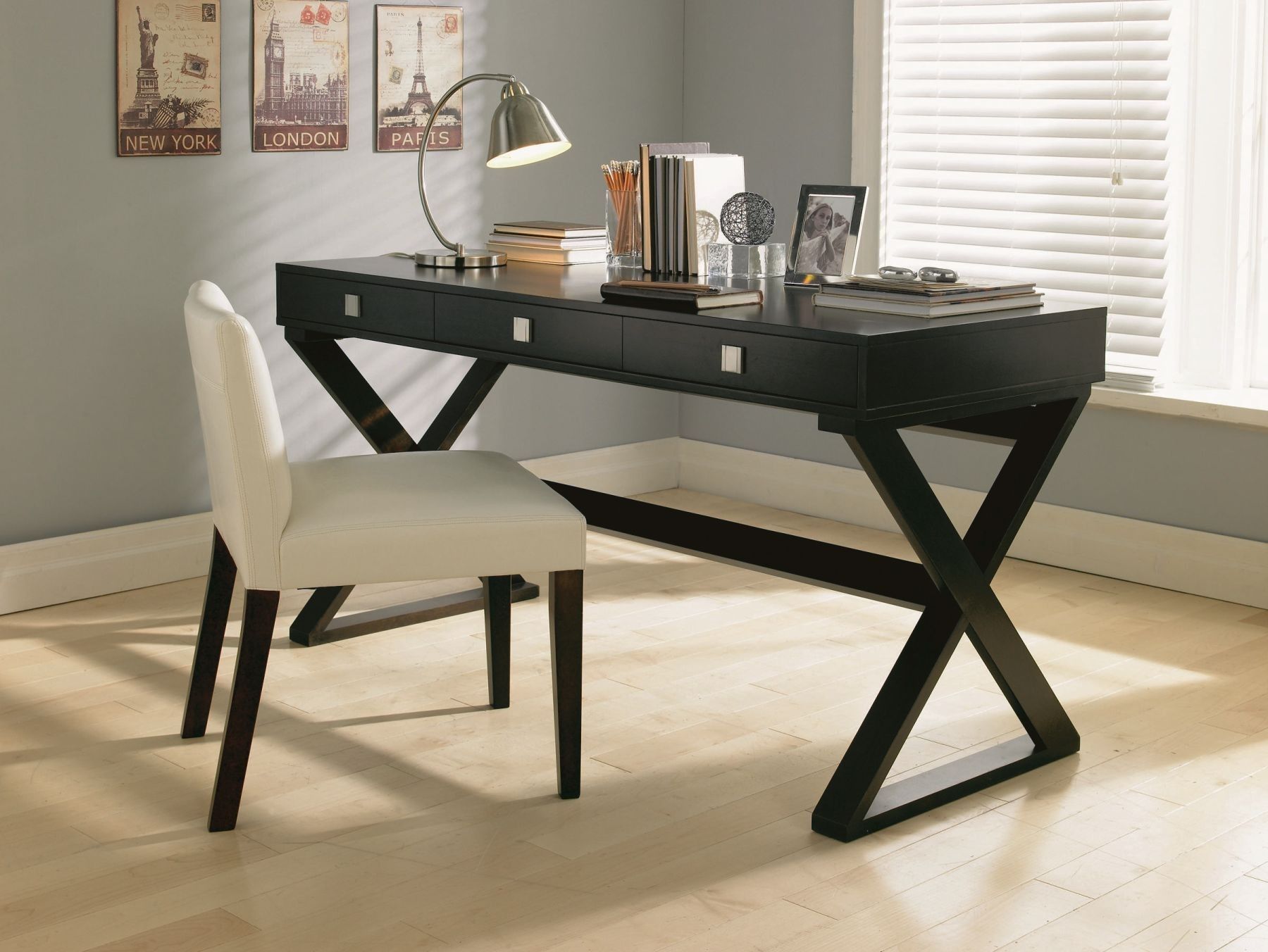Modern Home Office Desk Design Regarding Black Finish Modern Office Desks (View 13 of 15)