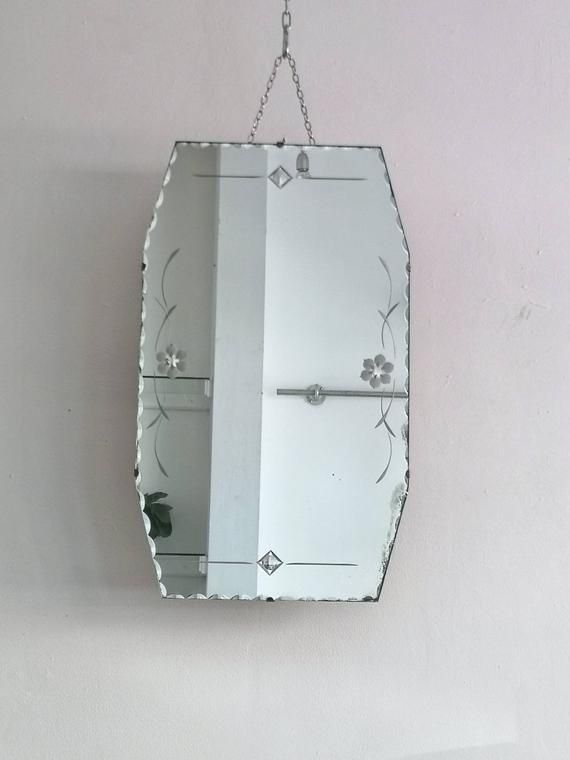 Vintage Mirror Etched Wall Mirror With Tiny Scalloped Edge Frameless Inside Polygonal Scalloped Frameless Wall Mirrors (View 2 of 15)