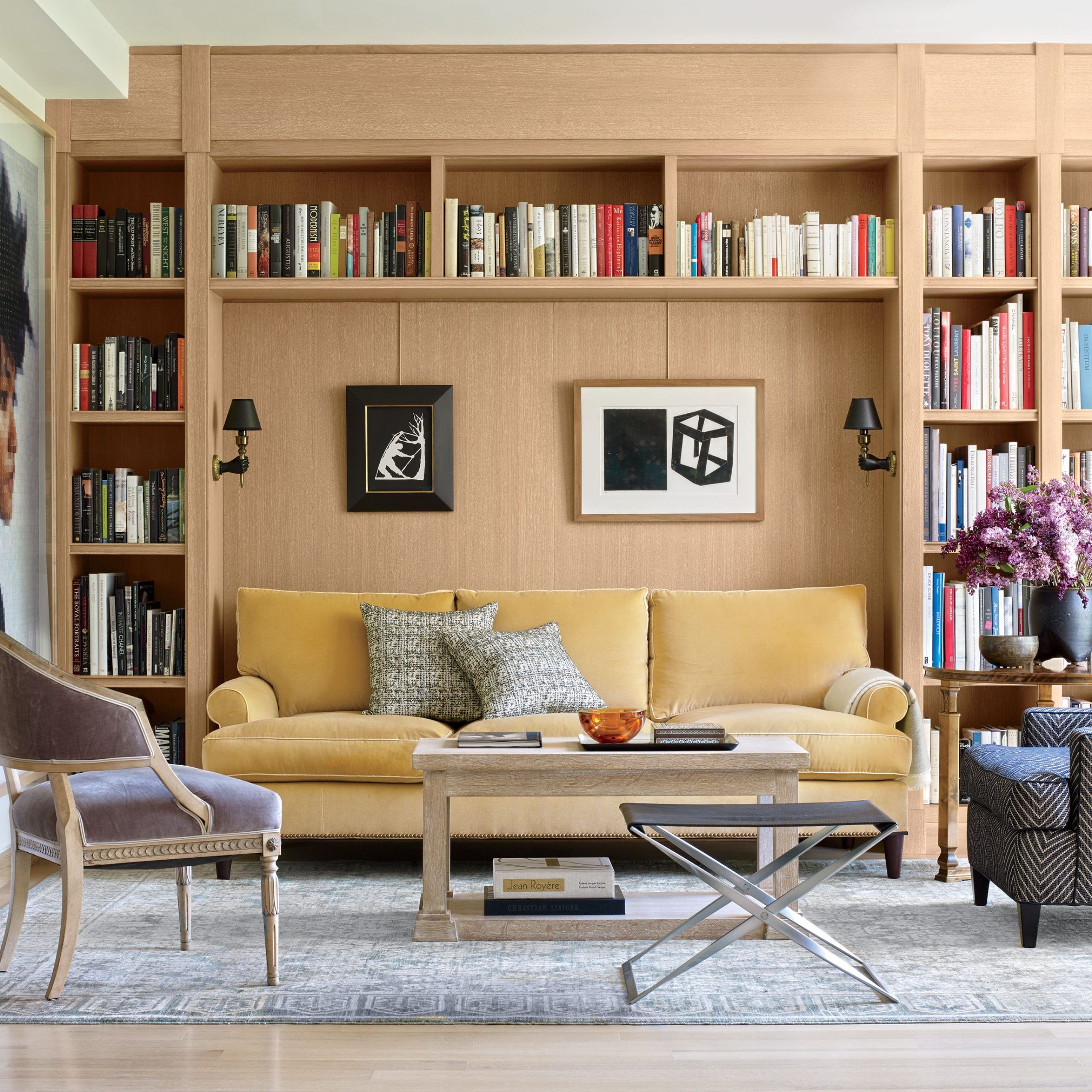 How To Decorate A Bookshelf: 25 Stylish Design Tips For Your Bookcases |  Architectural Digest Pertaining To Mirrored Bookcases With 3 Shelves (Photo 11 of 15)
