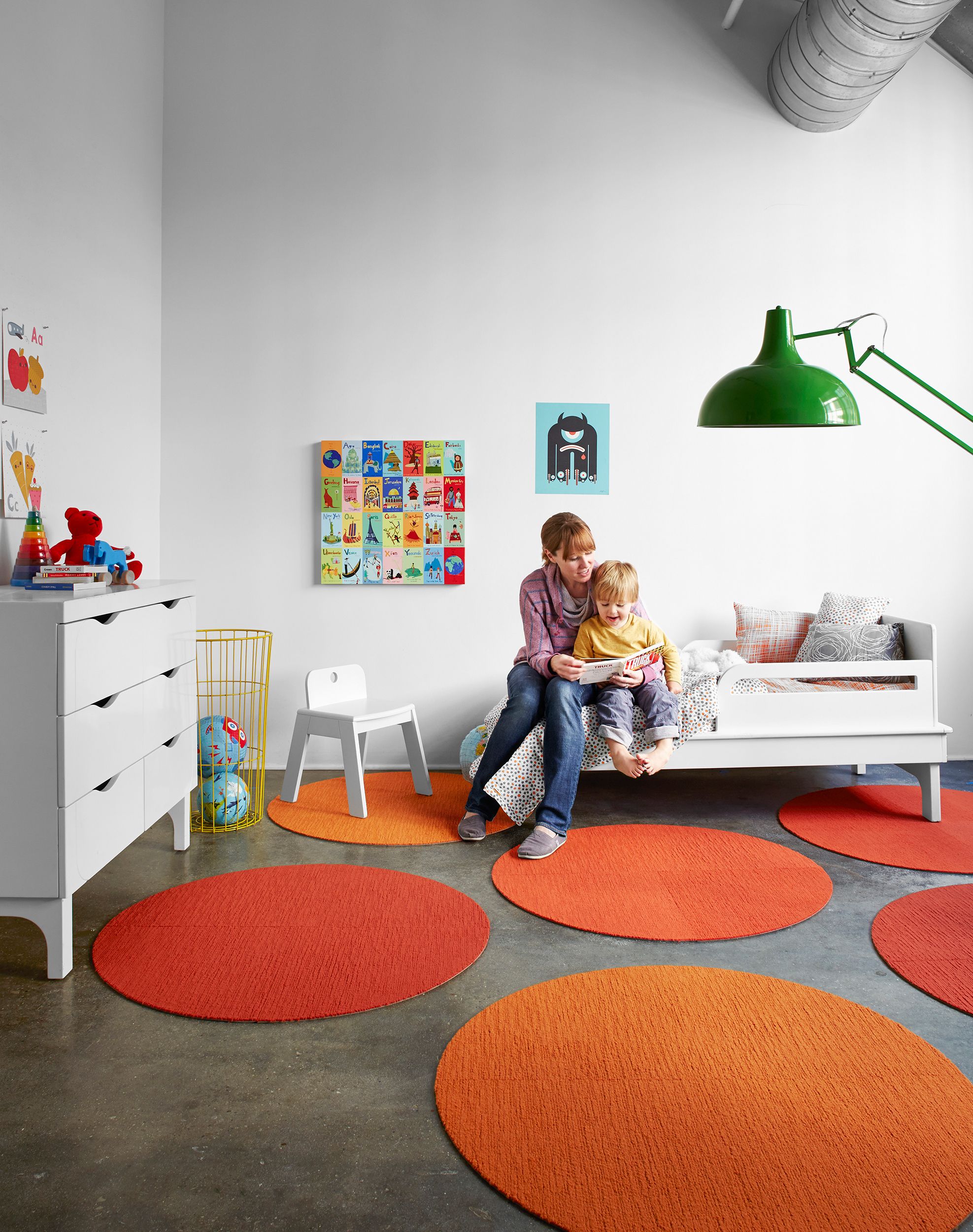 Made You Look Round Rug – Orange –  (View 8 of 15)