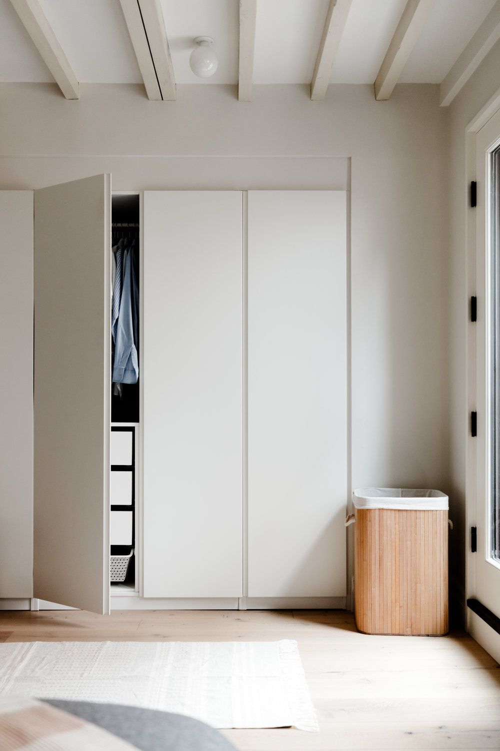 25 Best Small Closet Ideas To Borrow From Professional Designers Inside Space Saving Wardrobes (View 8 of 15)