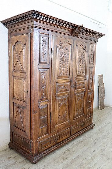 Baroque Wardrobe In Walnut With Carvings, Early 18th Century | Intondo Within Baroque Wardrobes (View 12 of 15)