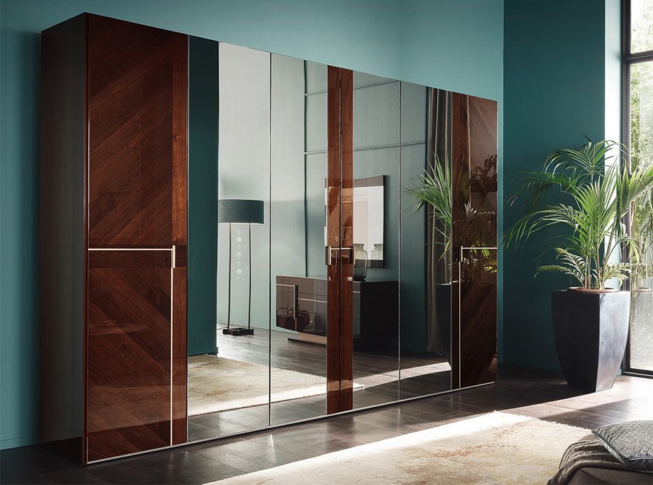 Glossy Wooden Wardrobe Best Interior Decoration Intended For Glossy Wardrobes (View 12 of 15)