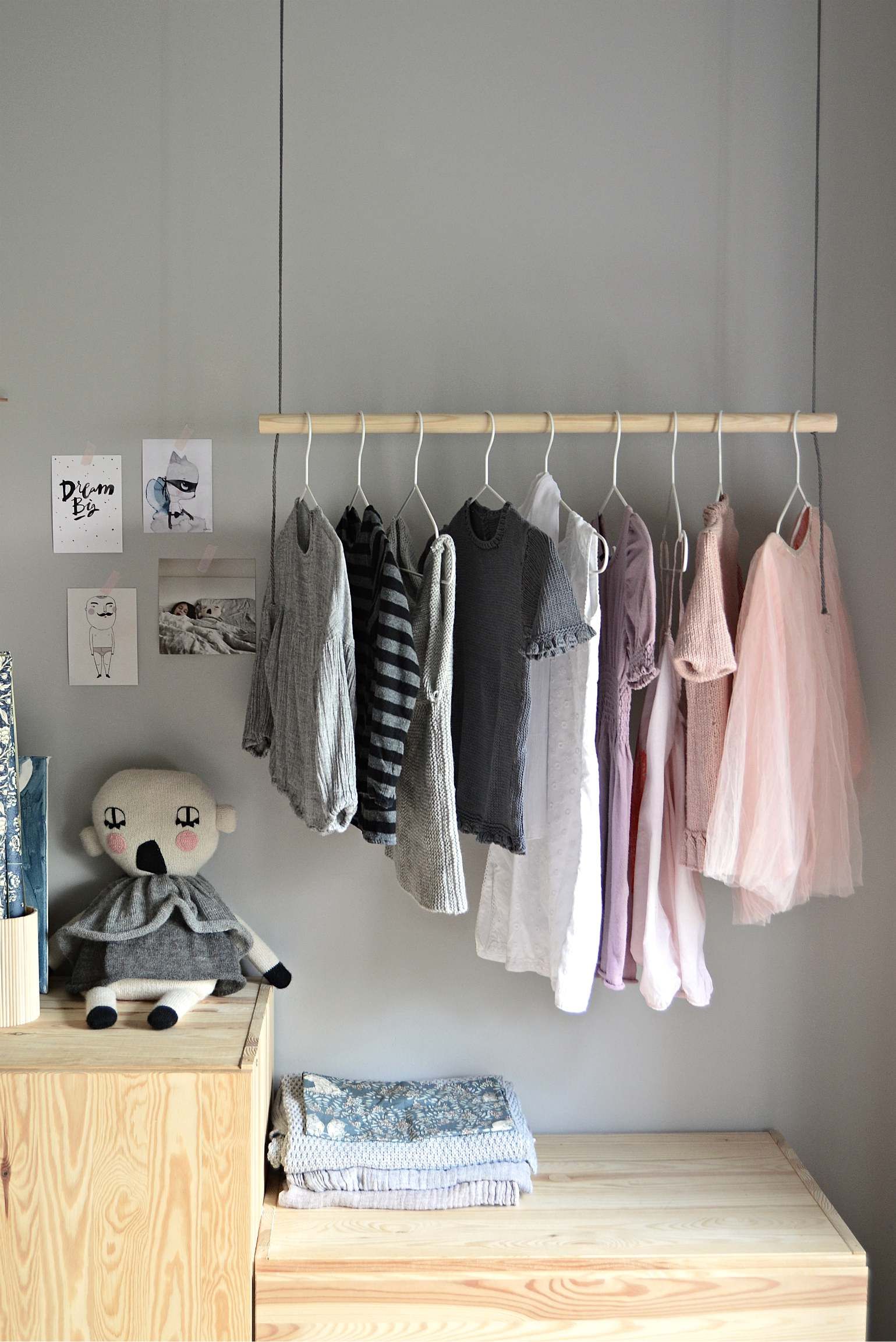 Hang On! With This Diy Hanging Clothes Rack – Diy Home Decor – Your Diy  Family Regarding Hanging Wardrobes Shelves (Photo 9 of 15)
