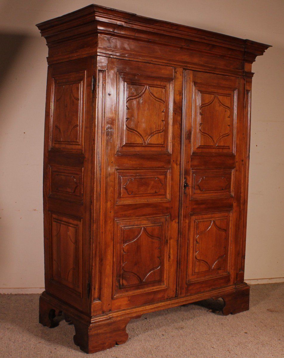 Walnut Wardrobe From The 17th Century – Italy – | Antikeo Intended For Walnut Wardrobes (View 13 of 15)