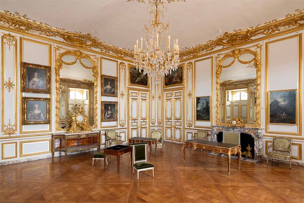Château De Versailles – Dynamic Seniors Intended For Versailles Console Cabinets (View 9 of 15)